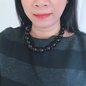 elegant black necklace